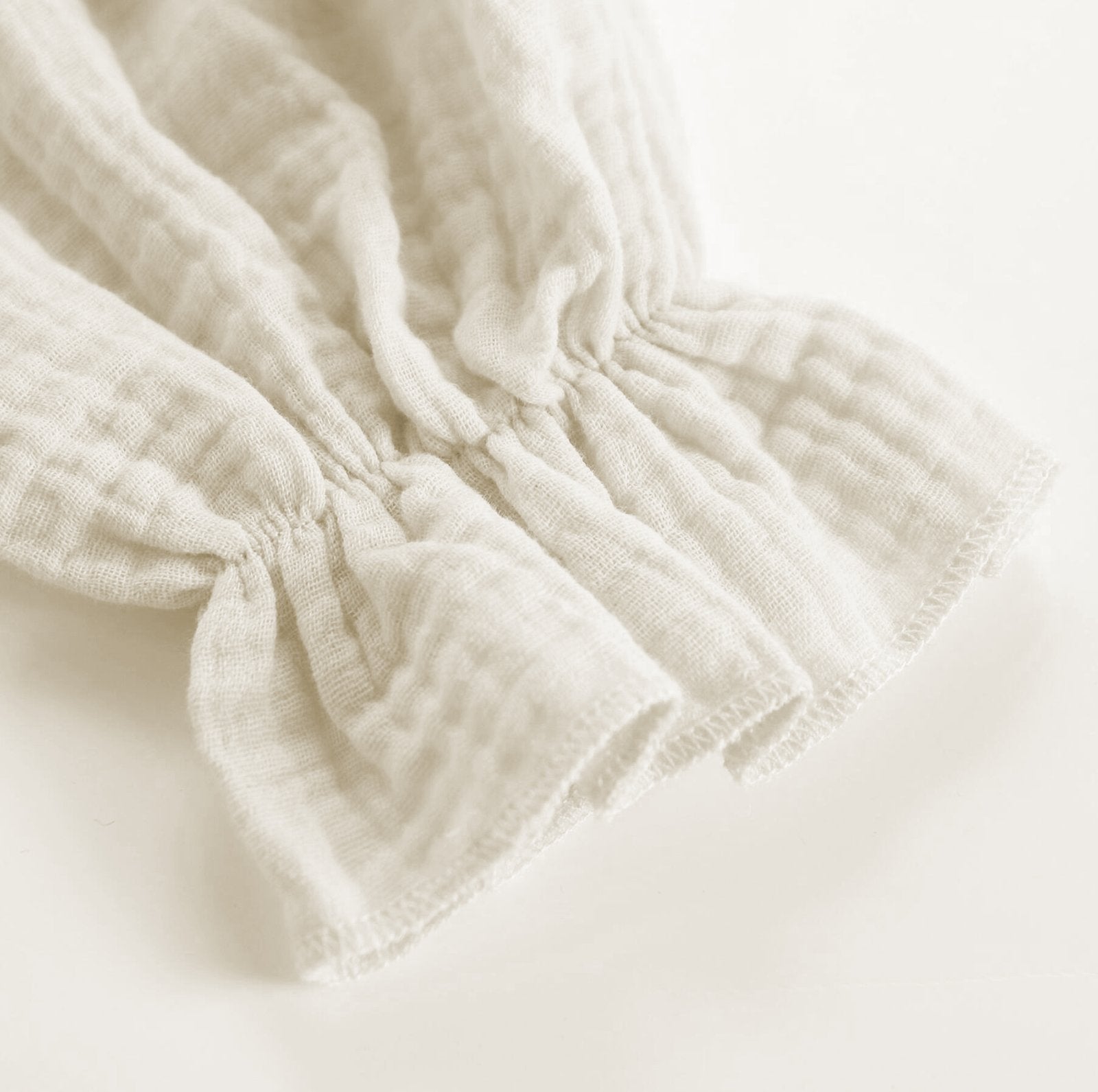 Wollpullover mit Rüschen