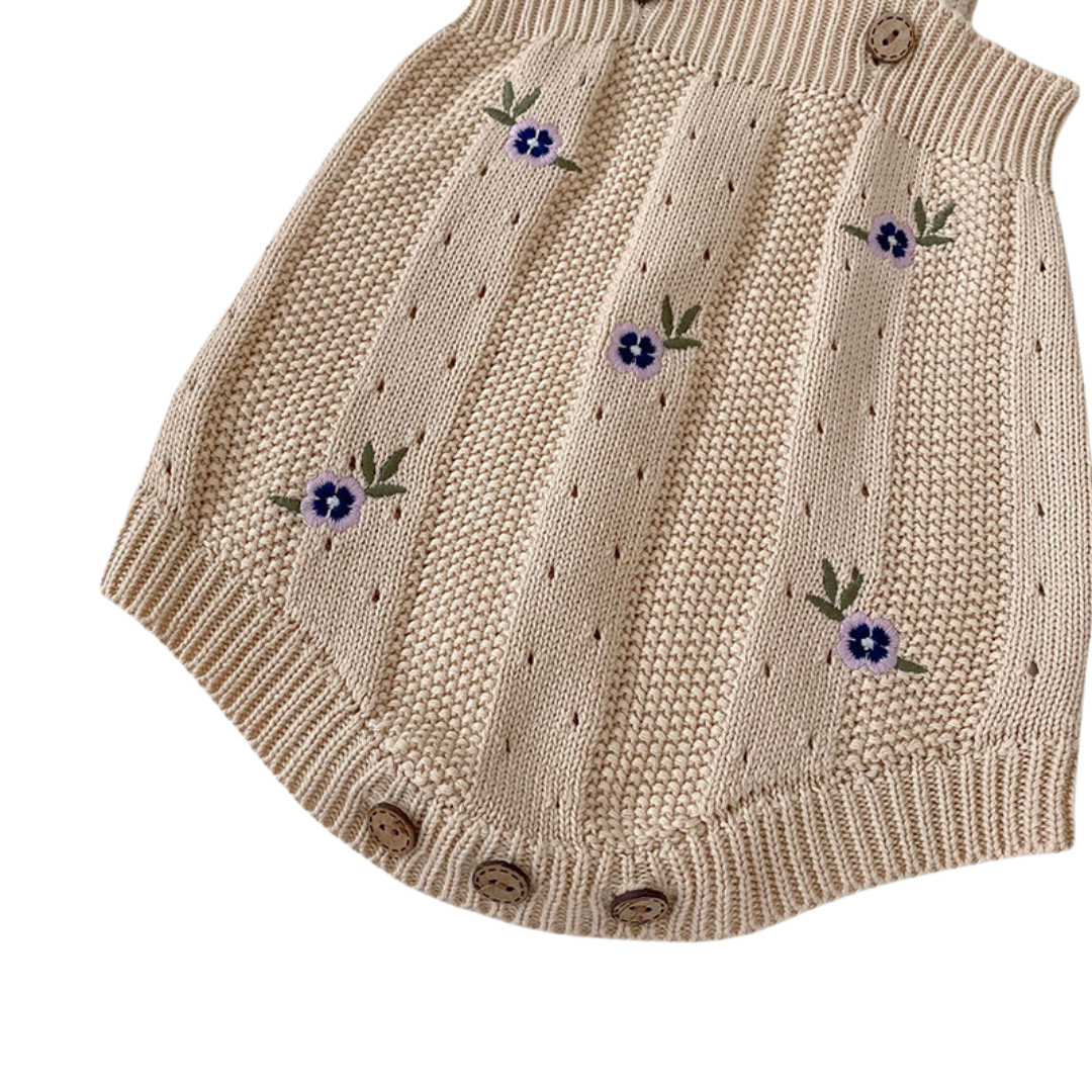 Strickset für Babys mit Blumendesign