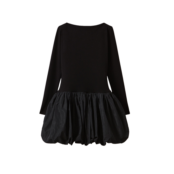 Schwarzes Kleid-mit Ballonrock