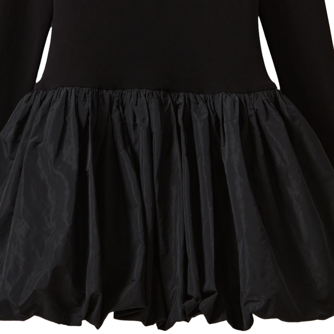 Schwarzes Kleid-mit Ballonrock