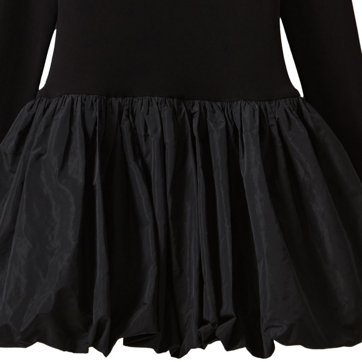Schwarzes Kleid-mit Ballonrock