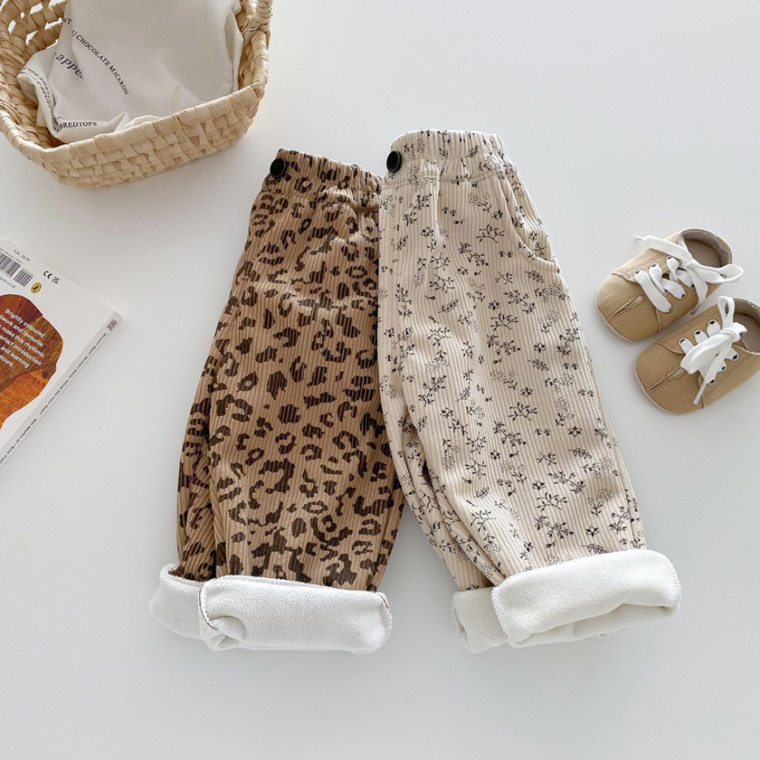 Kinderhose mit Leo-Print