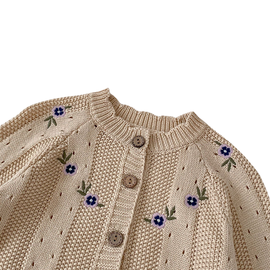 Strickset für Babys mit Blumendesign