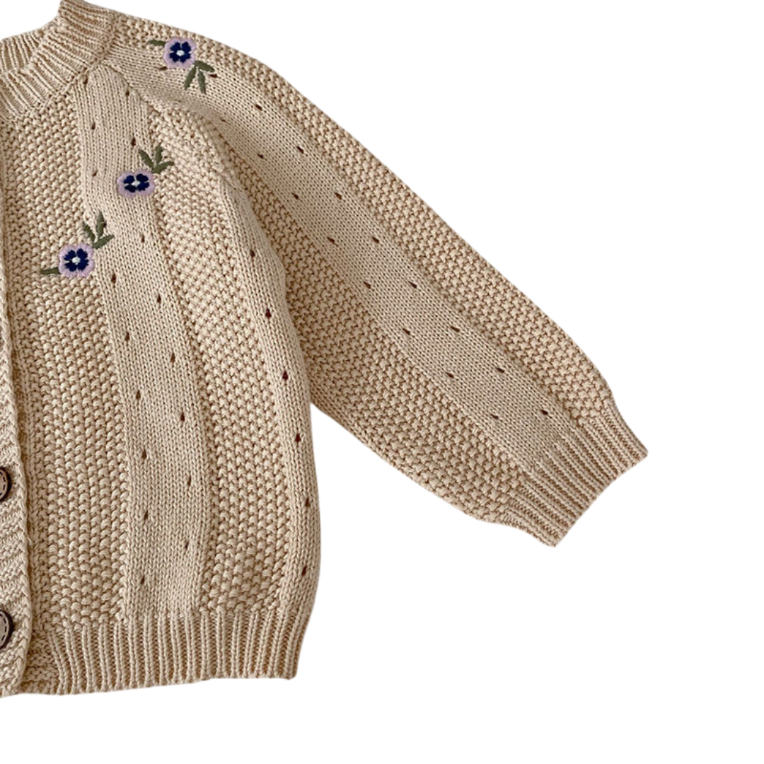 Strickset für Babys mit Blumendesign