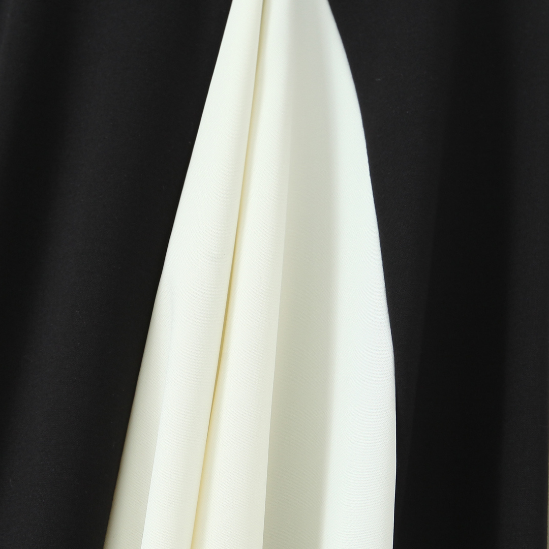 Schwarz-Weißes Kleid mit Kontrasteinsätzen
